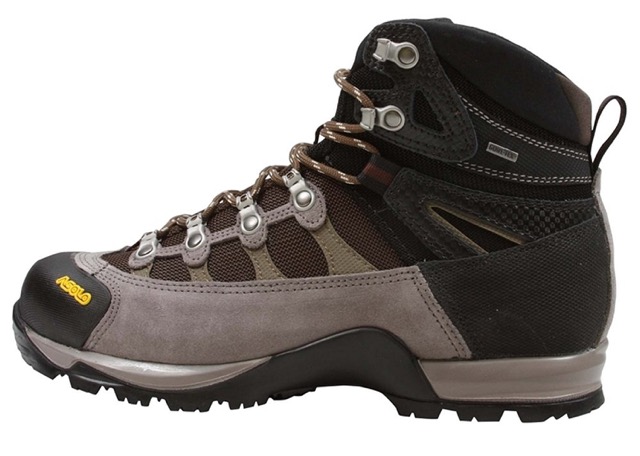 hiking boots for overpronation