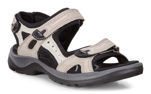 10 Best Hiking Sandals For Women With Flat Feet - Into Hike